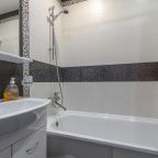 Квартира (Просторная 2 комнатная), Квартирное бюро Крылья