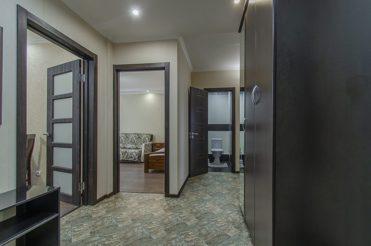 Квартира (Просторная 2 комнатная), Квартирное бюро Крылья