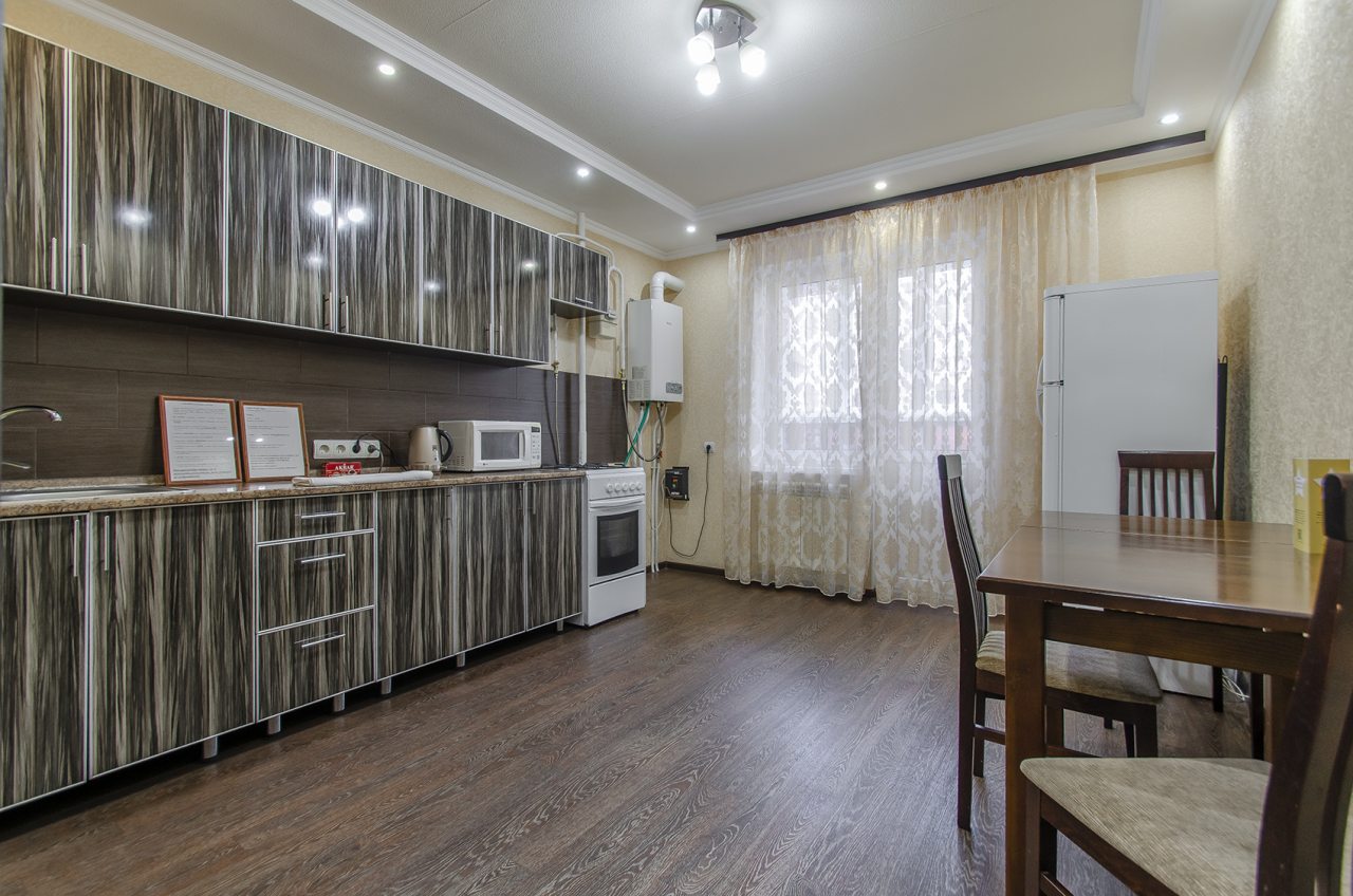 Квартира (Просторная 2 комнатная), Квартирное бюро Крылья