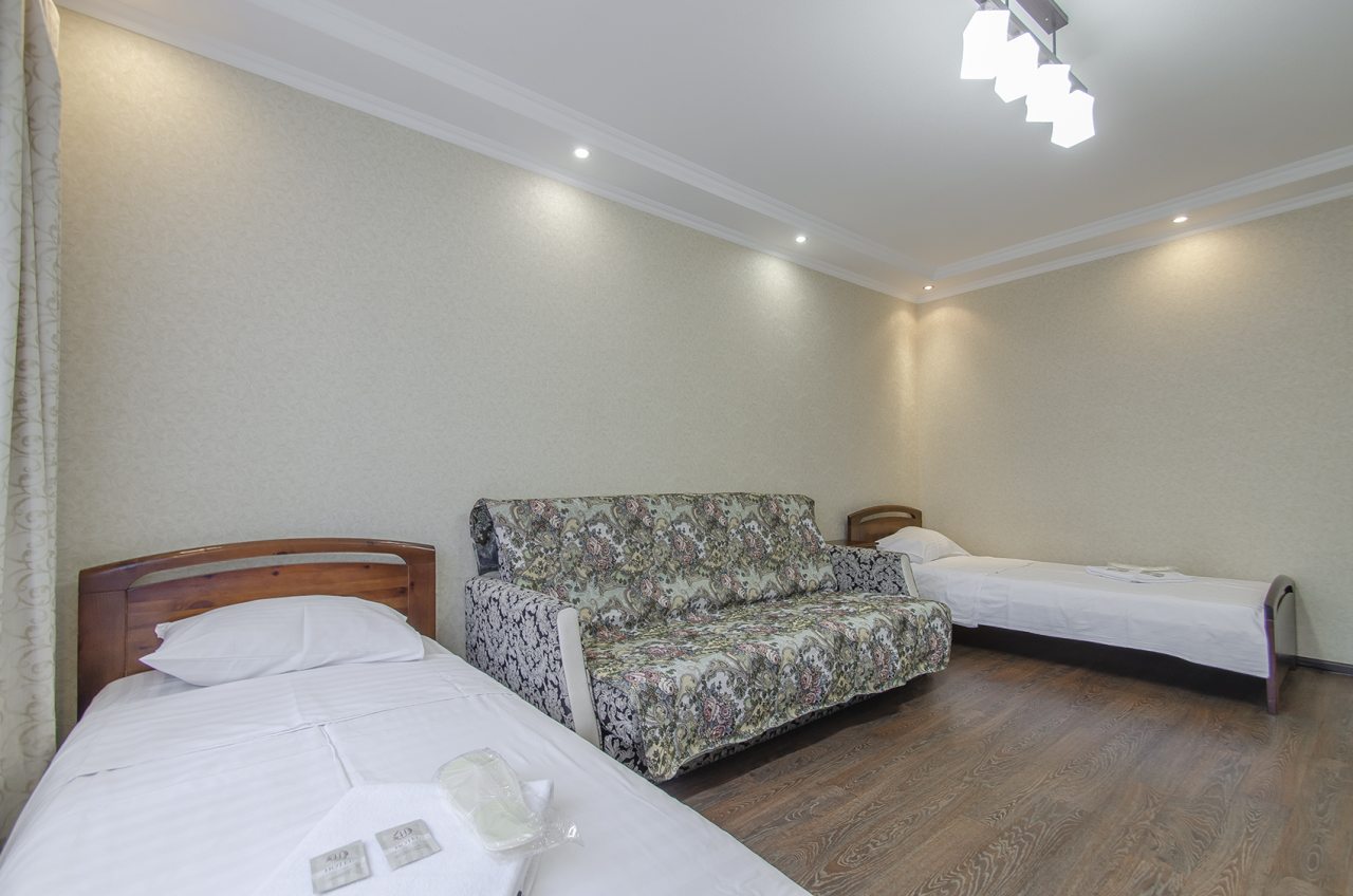 Квартира (Просторная 2 комнатная), Квартирное бюро Крылья