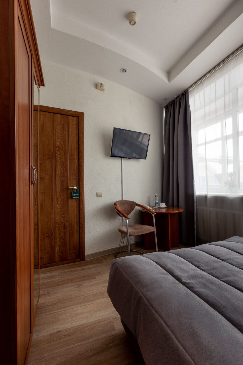 Одноместный, Гостиница Эврика