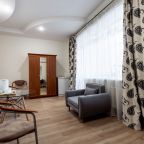 Студио, Гостиница Эврика