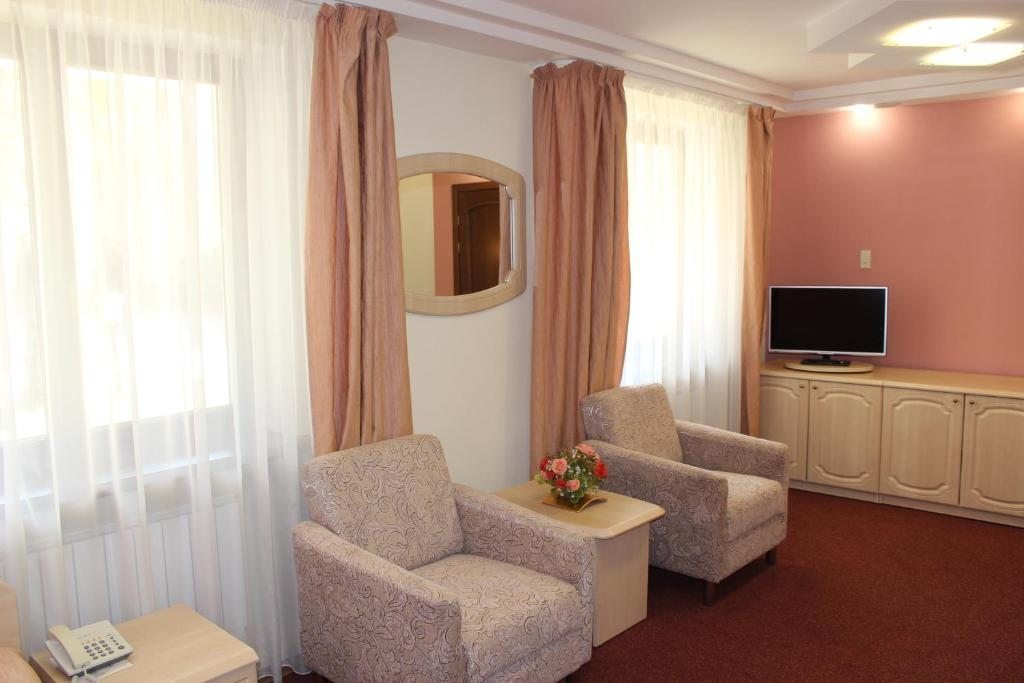 Двухместный (Улучшенный двухместный номер с 1 кроватью или 2 отдельными кроватями) отеля Озёрный, Озёры