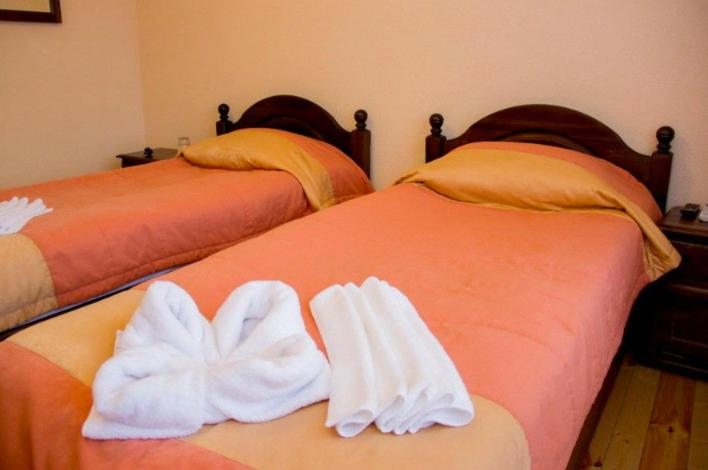 Двухместный (Двухместный номер с 2 отдельными кроватями и собственной ванной комнатой) отеля Теннис в Солнечном, Раков