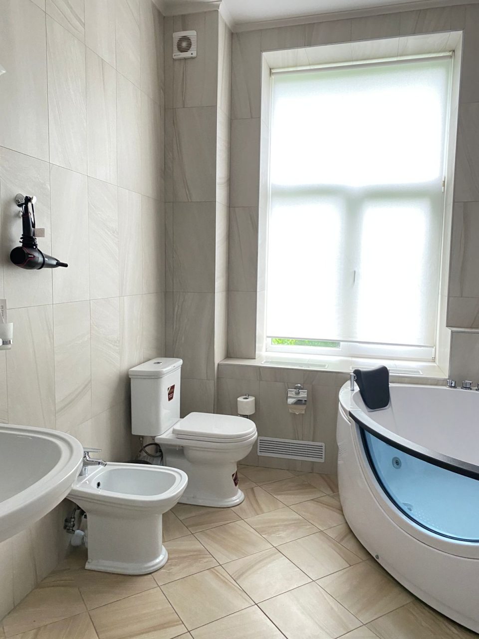 Ванная комната в номере категории «сюит»