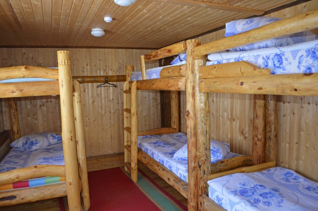 Шестиместный (Кровать в общем номере с 6 кроватями) хостела Знаменская Богатырская Застава, Орел