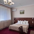 Двухместный (Двухместный улучшенный с двуспальной кроватью), Отель Корона