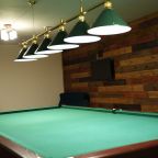 Бильярдная, Отель Корона