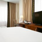 Супериор (Номер категории «Улучшенный» с большой кроватью (King size)), Отель Hilton Garden Inn Volgograd