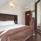 Двухместный (На мансарде), Гостиница Castro