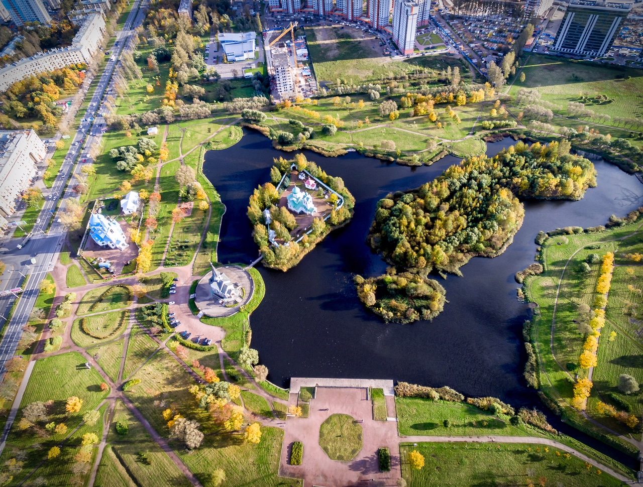 Пешие прогулки в Пулковском парке, Апарт-отель Salut V
