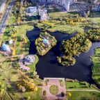 Пешие прогулки в Пулковском парке, Апарт-отель Salut V