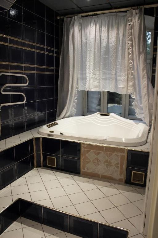 Люкс (С гидромассажной ванной) мини-отеля Egoiste, Санкт-Петербург