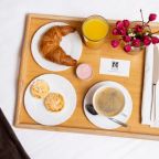 Завтрак в номер, Отель На Моховой