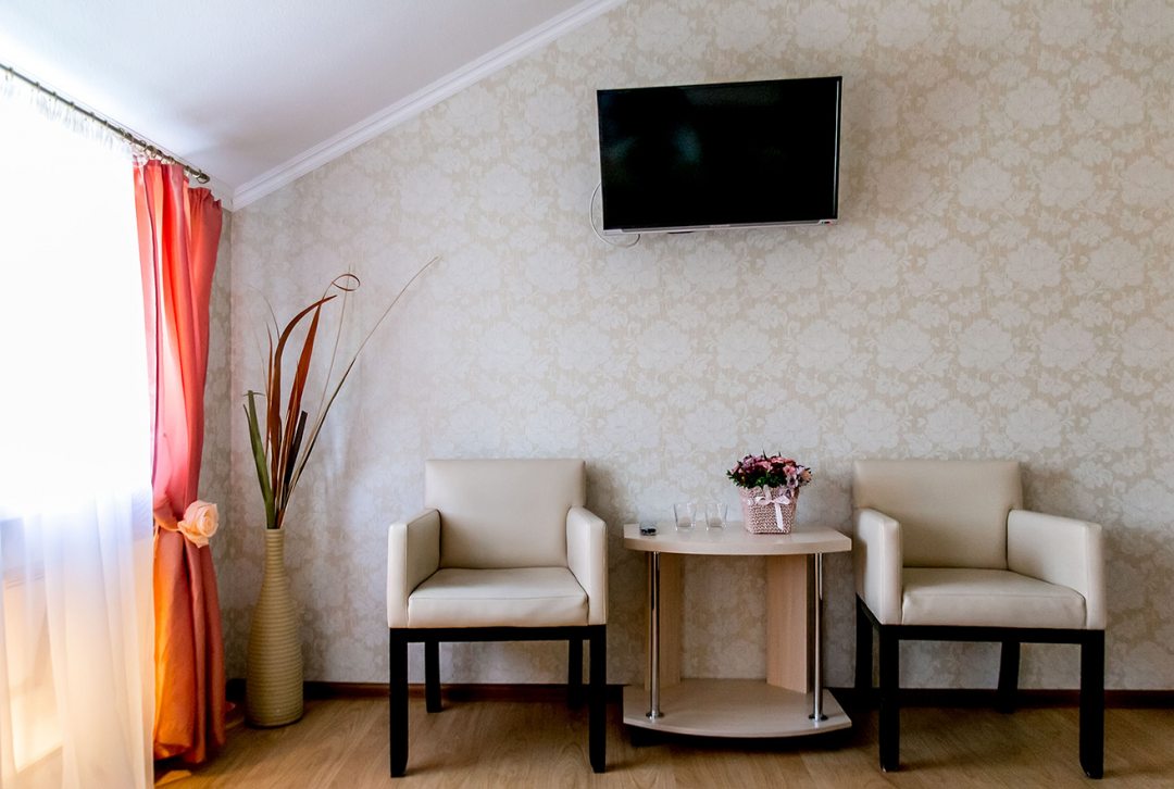 Трёхместный и более (Улучшенный трёхместный номер с 3 -мя отдельными кроватями) гостиницы Белый сад, Санкт-Петербург