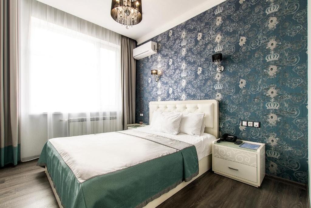 Двухместный (Улучшенный номер с кроватью размера «king-size») отеля Корона, Санкт-Петербург
