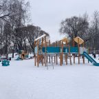Детская площадка рядом