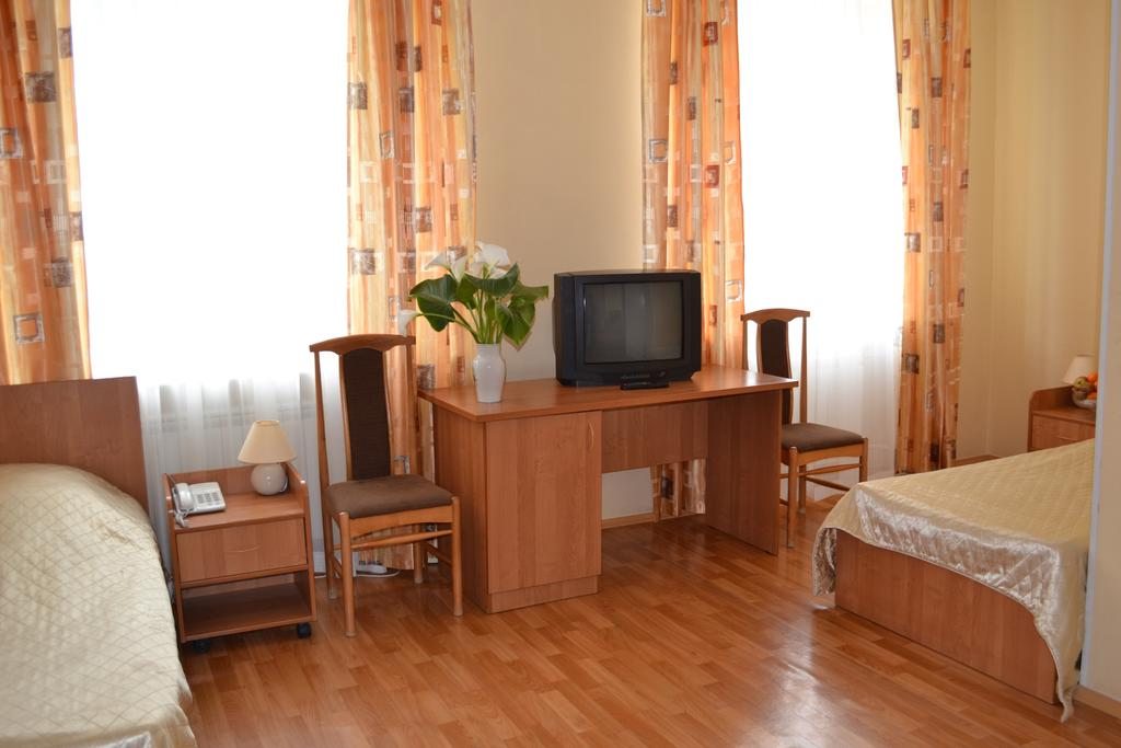 Двухместный (Стандартный двухместный номер с 2 отдельными кроватями) санатория Самоцвет, Алапаевск