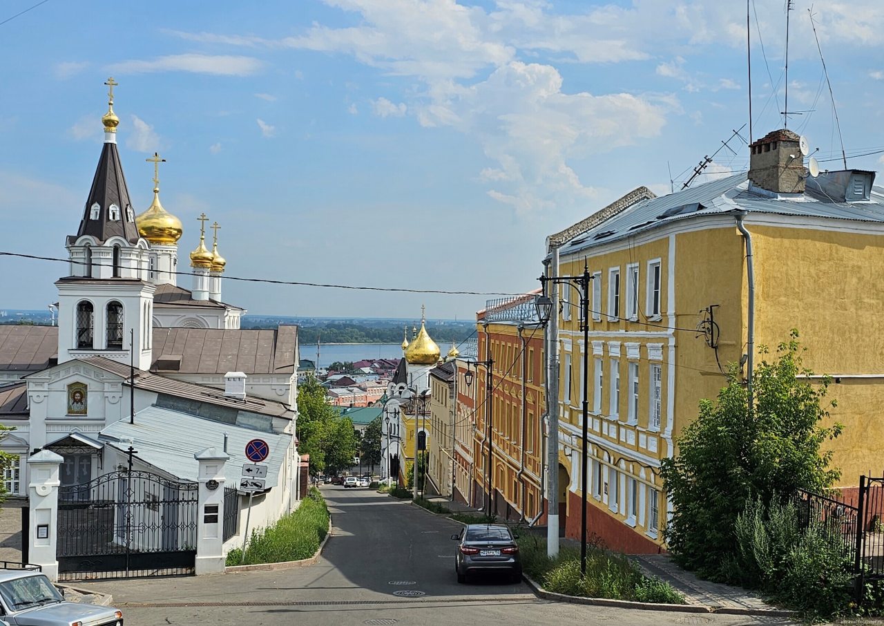 Вид на реку, Гостиница Багет