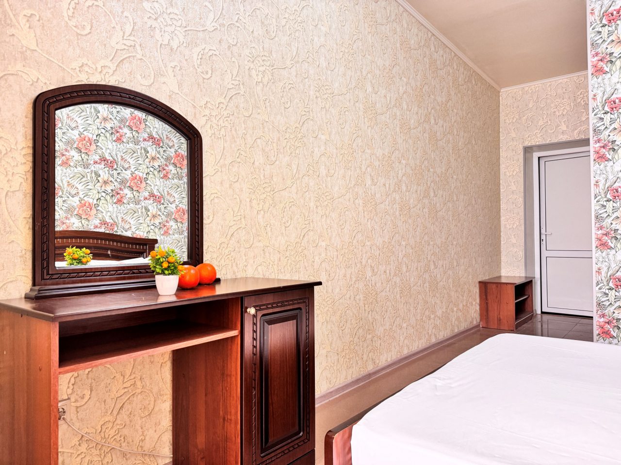 2-местный Комфорт-плюс с видом на бассейн