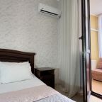 4-местный Комфорт плюс с видом на бассейн