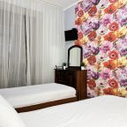 3-местный Комфорт-плюс с видом на бассейн