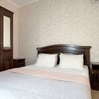 Комфорт-плюс 4х местный с видом на бассейн