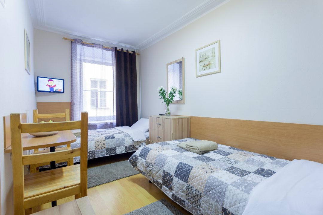 Двухместный (Двухместный номер с 2 отдельными кроватями и общей ванной комнатой) отеля LeoHotels Znamenskaya, Санкт-Петербург