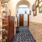 Временные художественные экспозиции, Меблированные комнаты Арт-Хаус