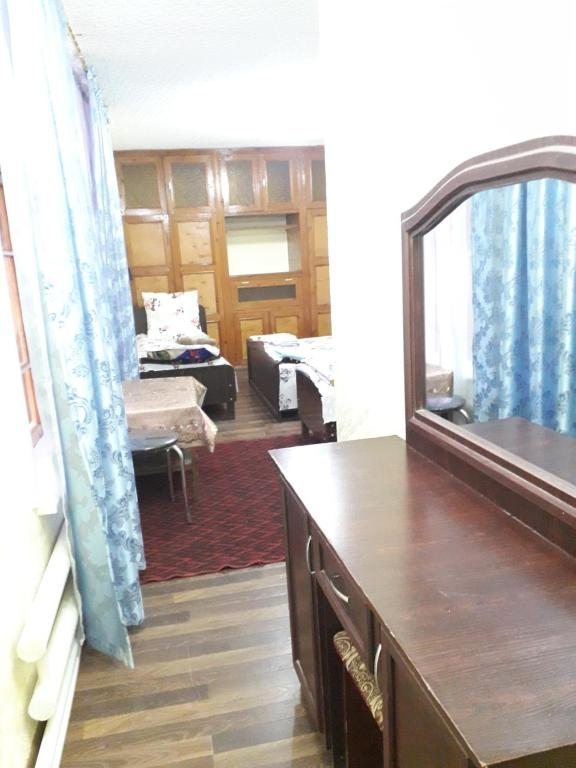 Двухместный (Двухместный номер с 1 кроватью или 2 отдельными кроватями и собственной ванной комнатой) отеля B&B Bahodir, Самарканд