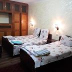 Трехместный (Трехместный номер с собственной ванной комнатой), Отель B&B Bahodir