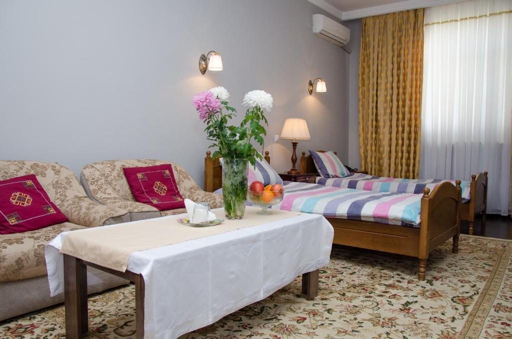 Двухместный (Двухместный номер с 2 отдельными кроватями) отеля Жибек-Жолы Инн, Нукус