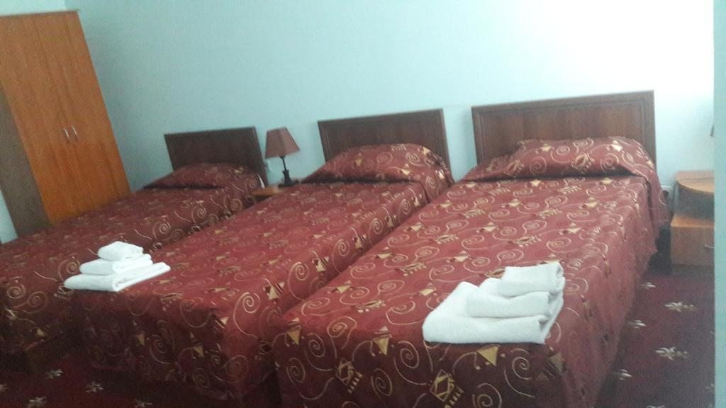 Трехместный (Трехместный номер с ванной комнатой) отеля Hayat Inn Khiva, Хива