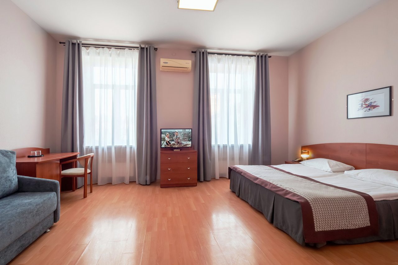 Двухместный (Комфорт с двумя отдельными кроватями и диваном), Отель Друзья Обухов