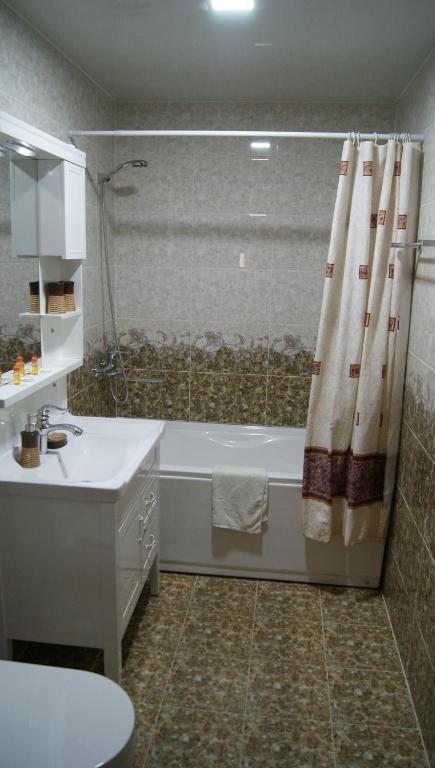 Четырехместный (Четырехместный номер с общей ванной комнатой) отеля Latif Samarkand, Самарканд