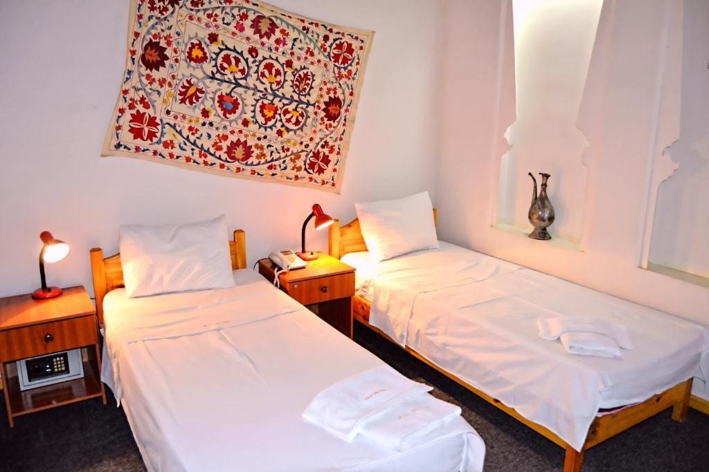 Двухместный (Двухместный номер с 2 отдельными кроватями и ванной комнатой) отеля Old City, Бухара