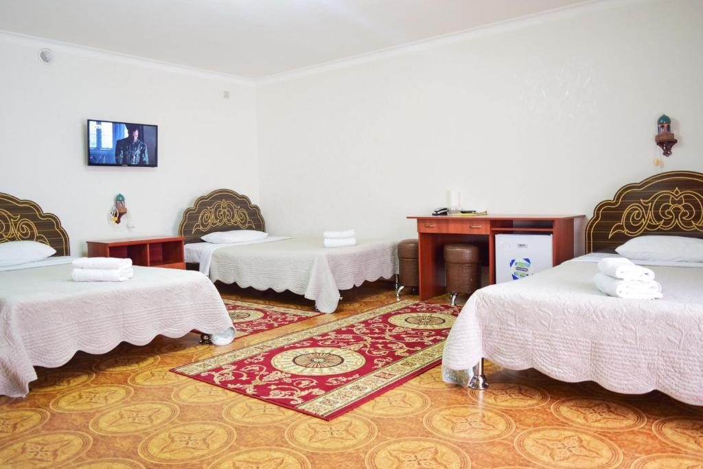 Трехместный (Стандартный трехместный номер) отеля Зилол Бахт, Самарканд