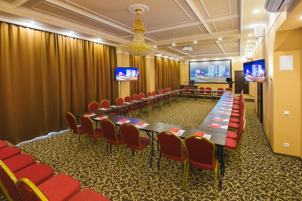 Конференц-зал в гостинице Бурятия, Улан-Удэ. Гостиница Бурятия