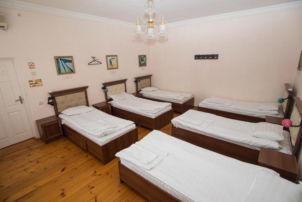 Номер (Кровать в общем 6-местном номере для мужчин и женщин) хостела Арт, Ташкент