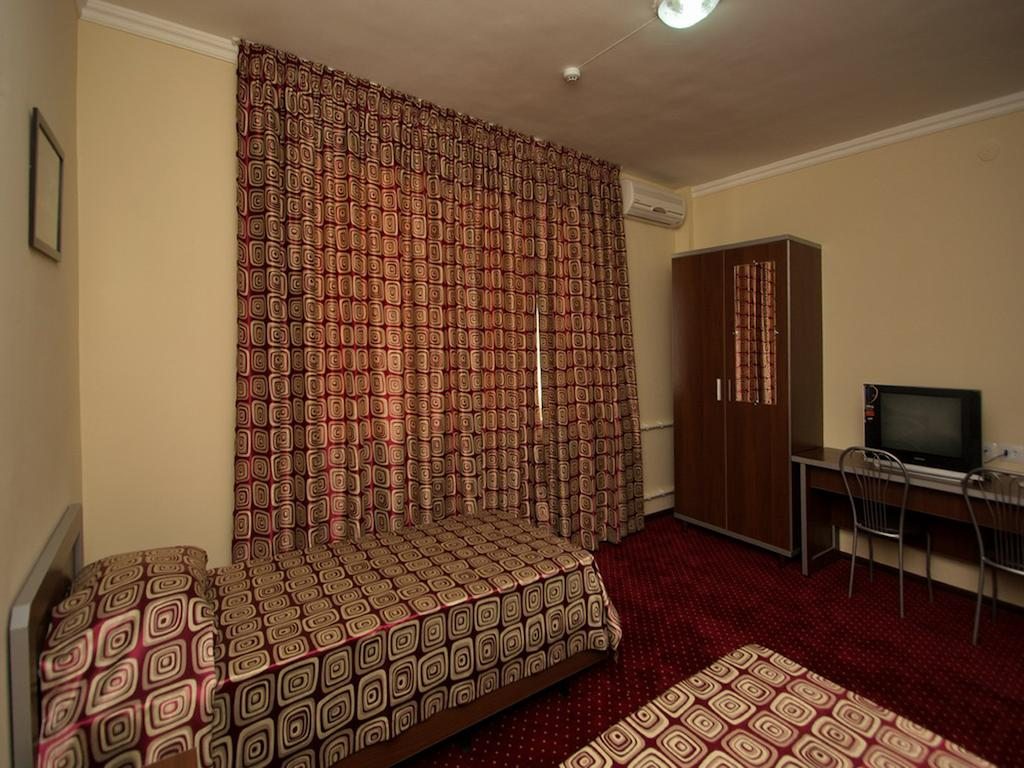 Трехместный (Трехместный номер) отеля Рохат, Ташкент
