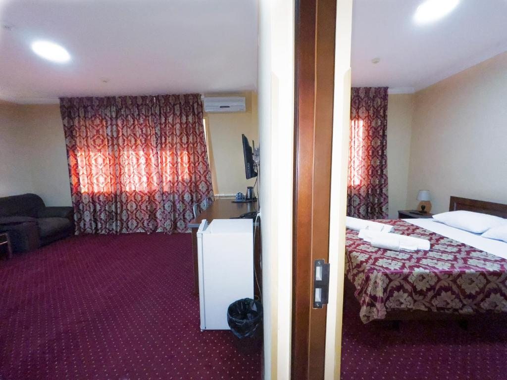 Сьюит (Люкс с 1 спальней) отеля Рохат, Ташкент