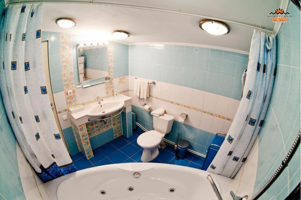 Ванная комната в отеле Акватория Лета, Ейск. Отель Акватория Лета