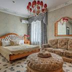 Люкс (Luxe), Отель Вилла Италия