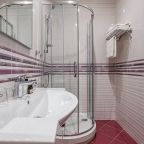 Люкс (Luxe), Отель Вилла Италия