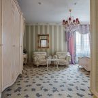 Люкс (Luxe), Отель Вилла Италия