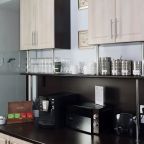 Упакованные ланчи, Меблированные комнаты Соната на Маяковского
