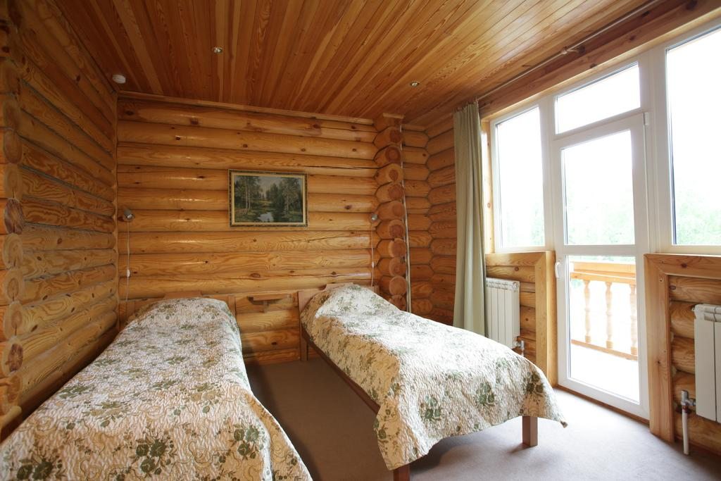 Двухместный (Двухместный номер с 1 кроватью или 2 отдельными кроватями + дополнительной кроватью) гостиницы Зеленый дом, Мирный