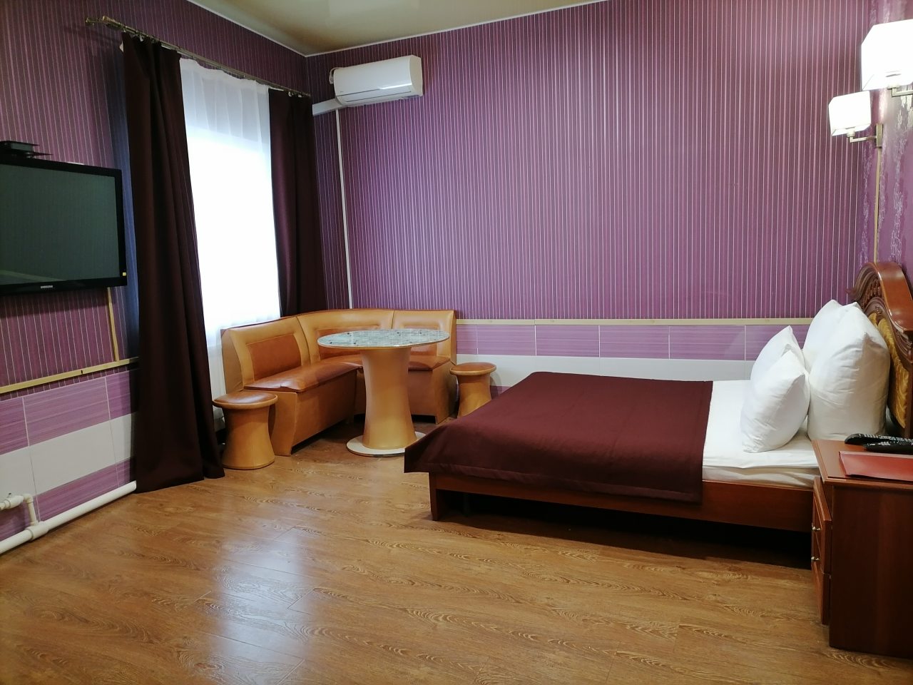 Люкс (Трехместный двухкомнатный), Отель Хуторок