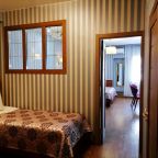 Люкс (Номер Люкс 3-х местный 2-х комнатный (ГД 14)), Отель Хуторок