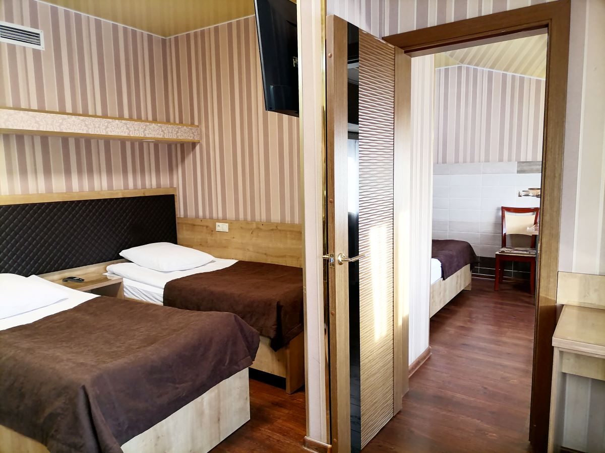 Четырехместный (Комфорт двухкомнатный (Х 6)), Отель Хуторок